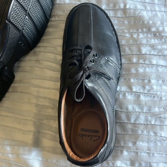 Clarks black dress shoes, men’s size 7 medium ortholite - Picture 7 of 8